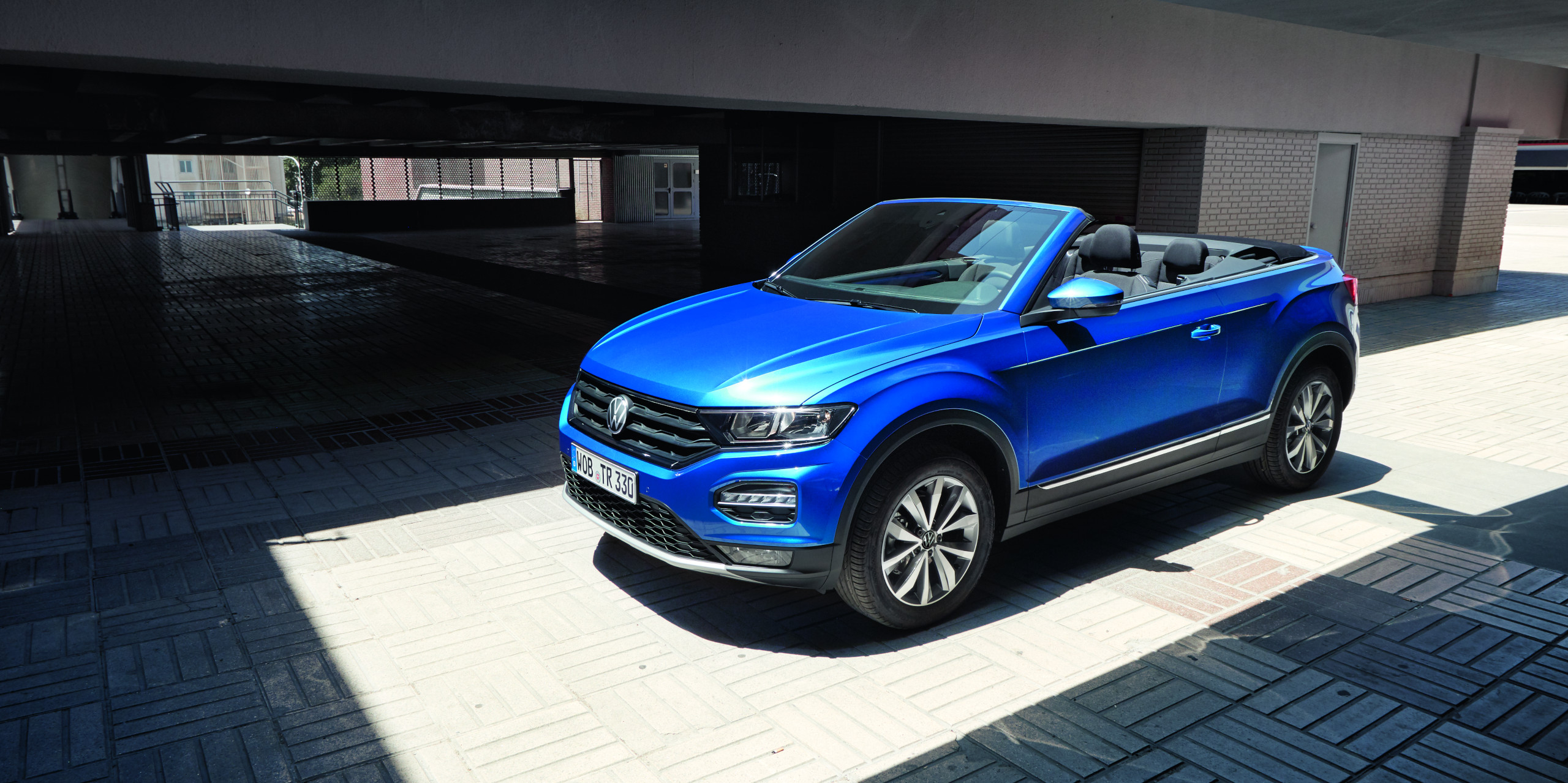 blaues T-Roc Cabriolet