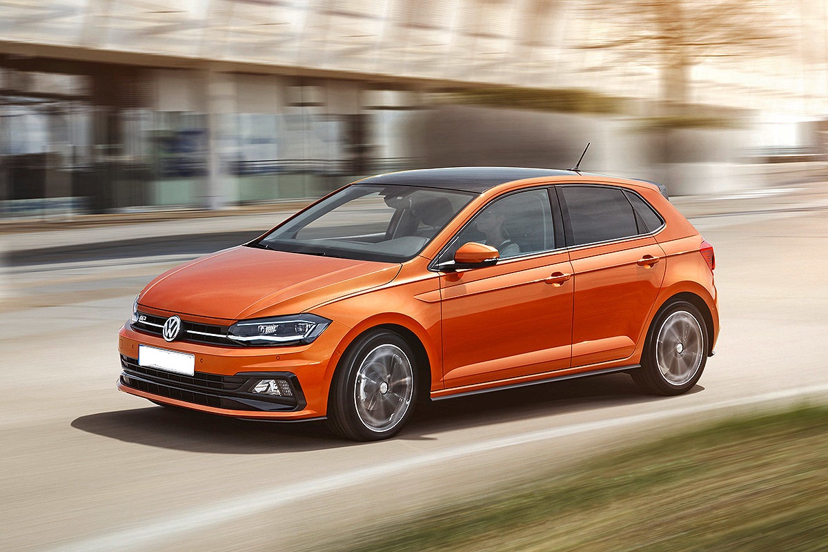 fahrender VW Polo MQB in orange