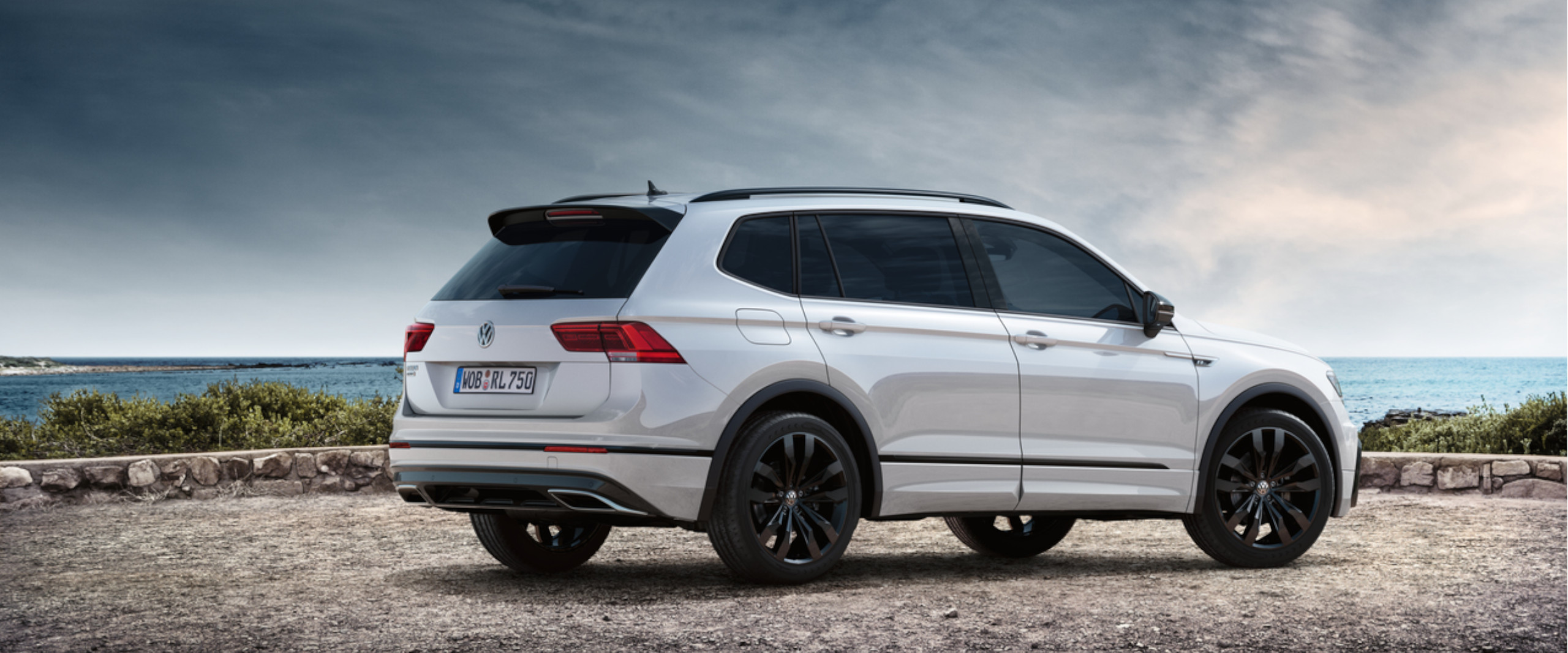 weißer VW Tiguan Allspace